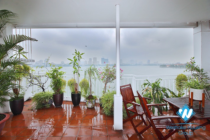 High-end and lake view 2 bedroms apartment for rent in Quang Khanh, Tay Ho